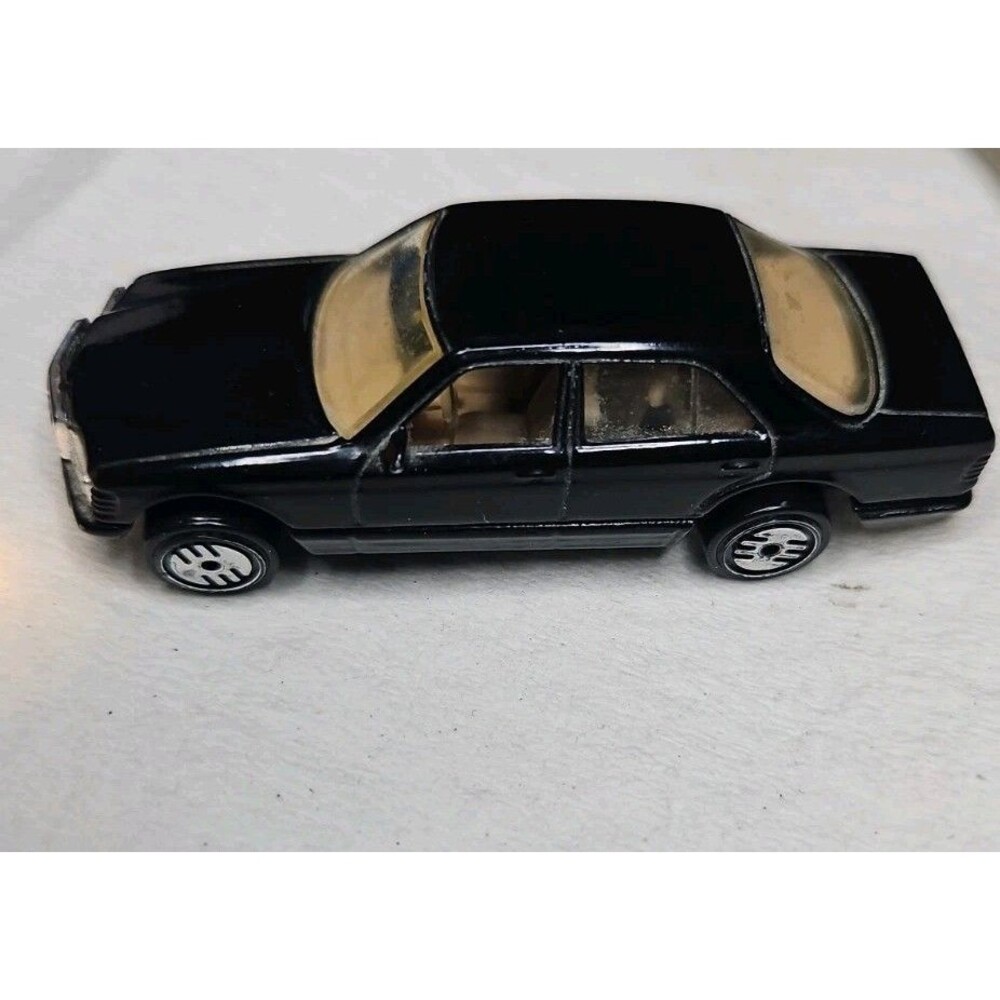 HW Mercedes-Benz 380 SEL "loose" BLACK with UH wheels #92 black metal base MINT